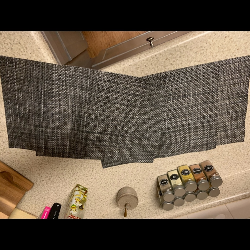4 dark gray placemats